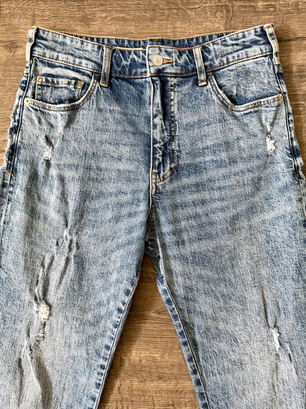 Pilcro Womens The Borrowed Boyfriend Jeans Size 26 Light Wash Distressed Raw Hem - Picture 8 of 16
